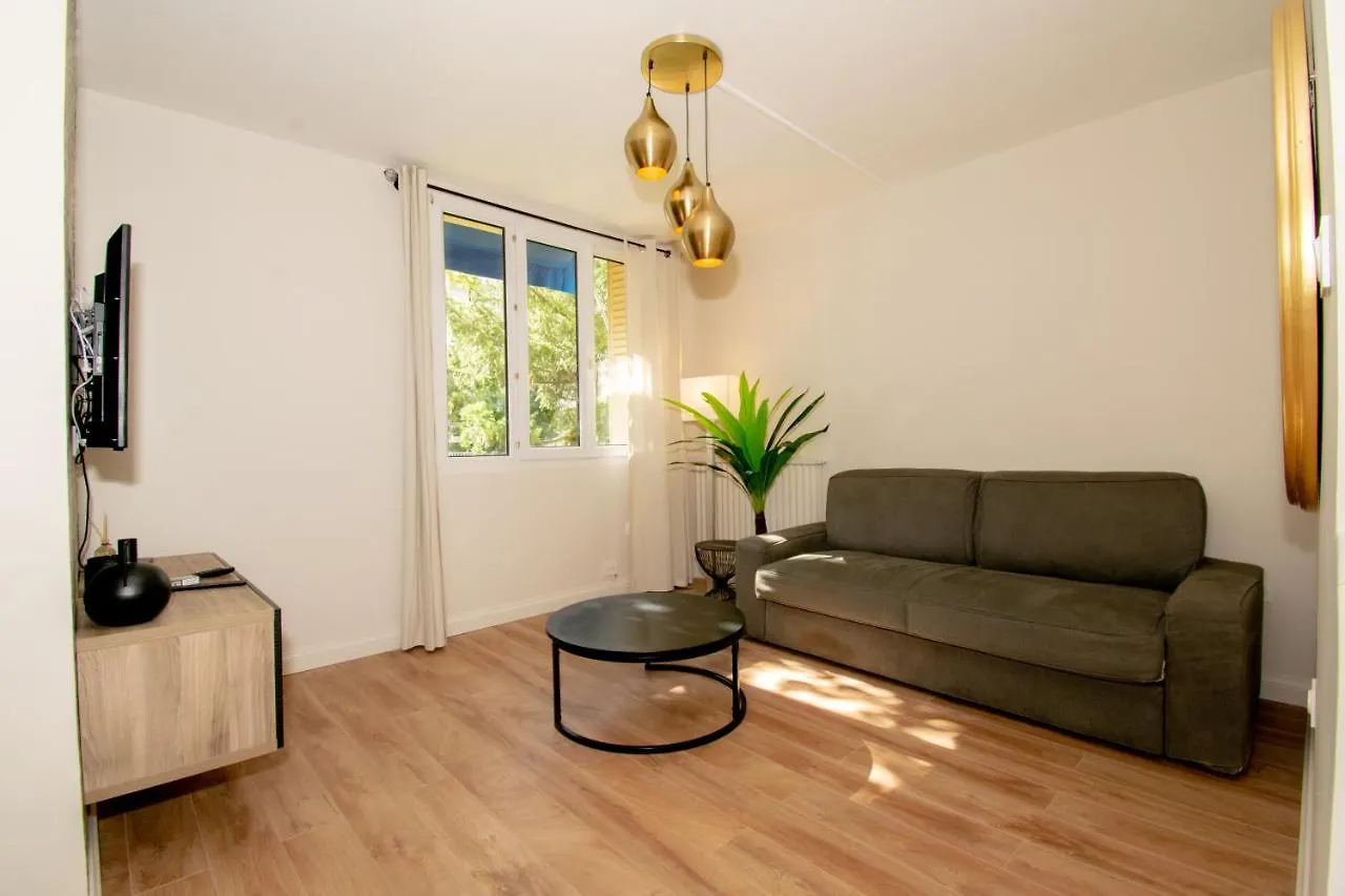 Suite Madison Villeurbanne 0*,  France